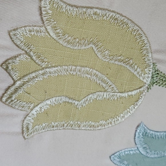 Pillow - Picture 3 of 3